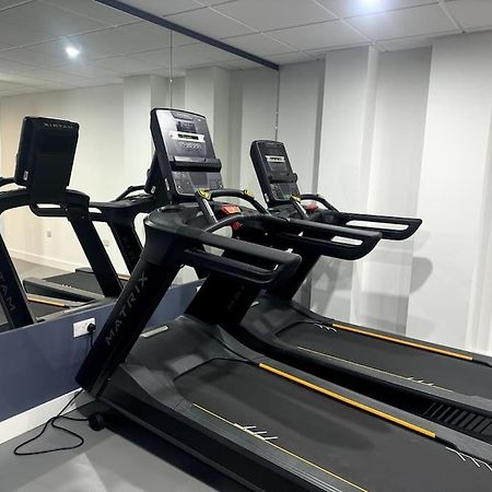 Luxury Oaks Suite, Free Private Parking, 2 Bed 2 Bathroom Apartment, Central Solihull เบอร์มิงแฮม ภายนอก รูปภาพ