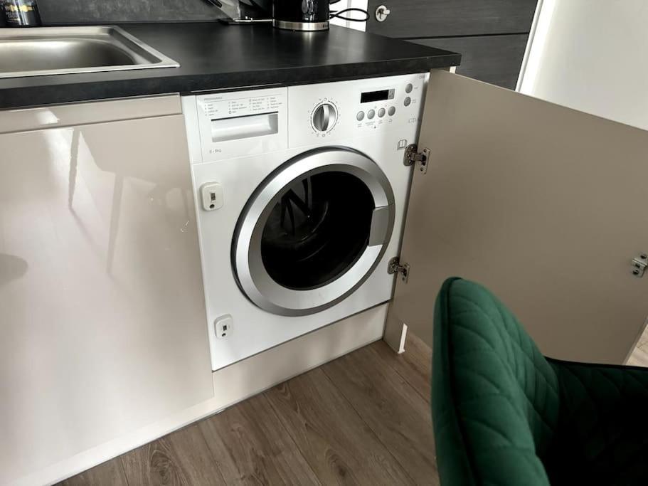Luxury Oaks Suite, Free Private Parking, 2 Bed 2 Bathroom Apartment, Central Solihull เบอร์มิงแฮม ภายนอก รูปภาพ
