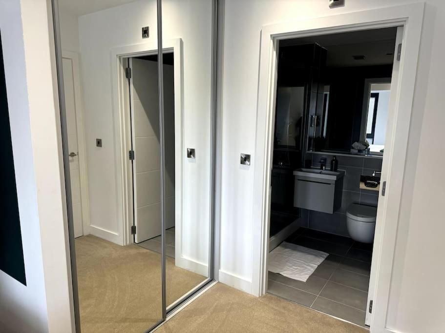 Luxury Oaks Suite, Free Private Parking, 2 Bed 2 Bathroom Apartment, Central Solihull เบอร์มิงแฮม ภายนอก รูปภาพ